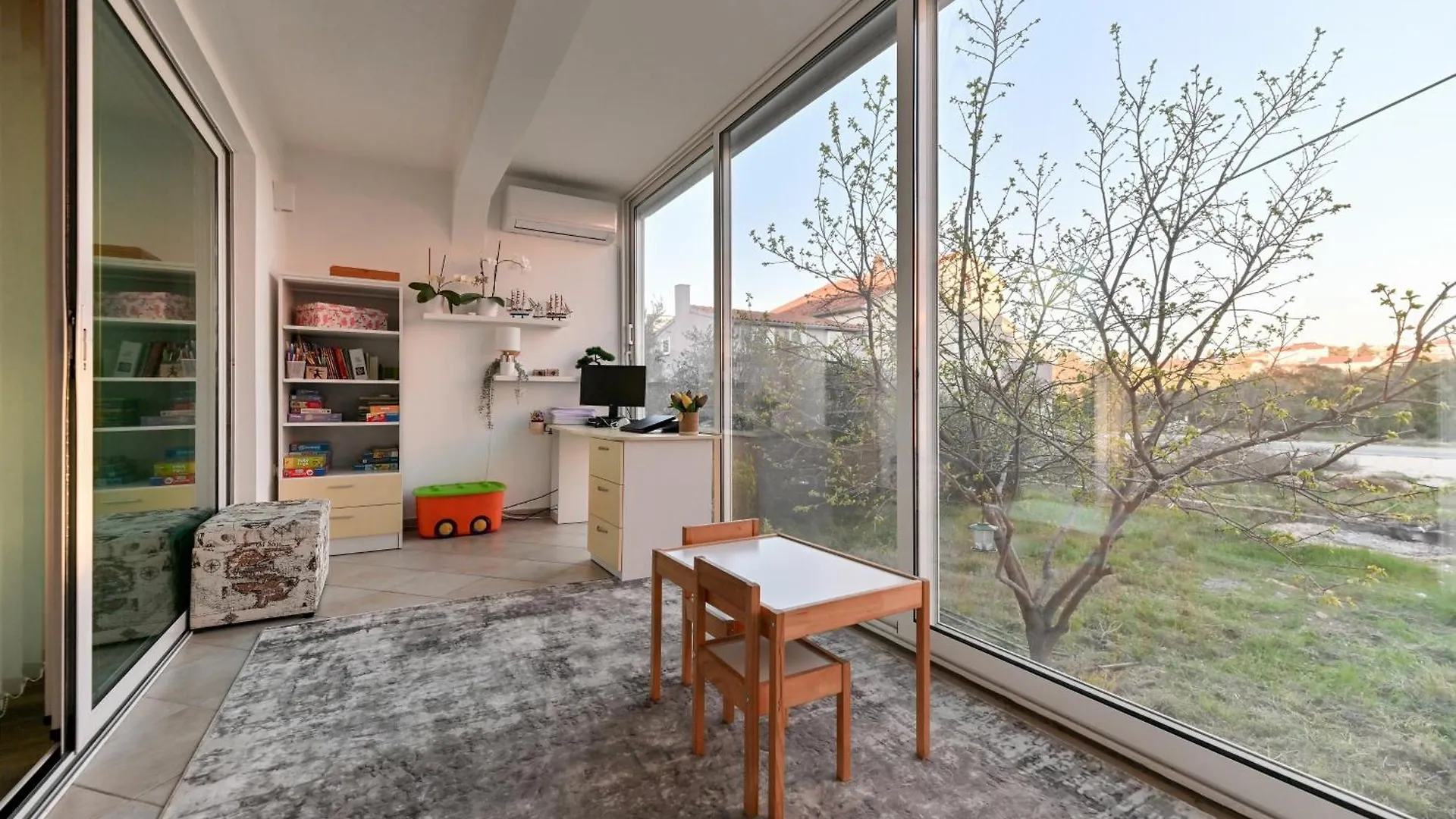 Apartment Lucian location